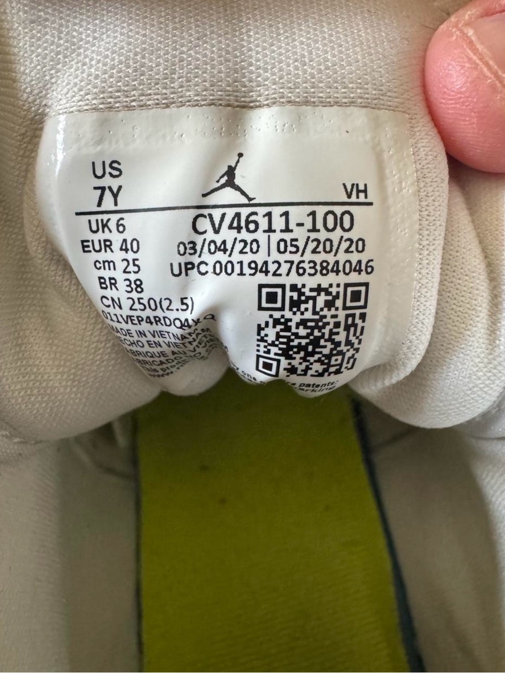 AIR JORDAN 1 MID NEON GLOW GS - Picture 7 of 7